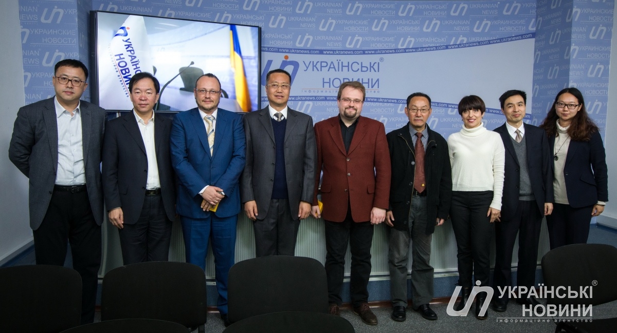 “Українські Новини” поділилися з китайськими журналістами досвідом використання нових технологій у виробництві новинного контенту