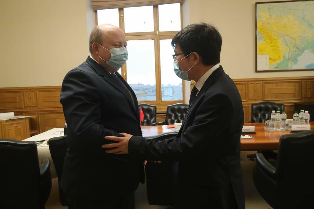Олег Немчінов обговорив із послом КНР прокат китайських фільмів та їх дубляж українсько