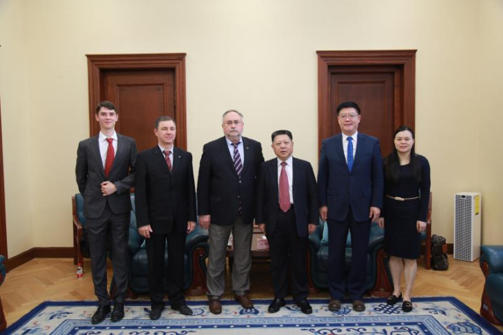 Зустріч Посла Сергія Камишева з головою Кабінету радників Державної Ради КНР