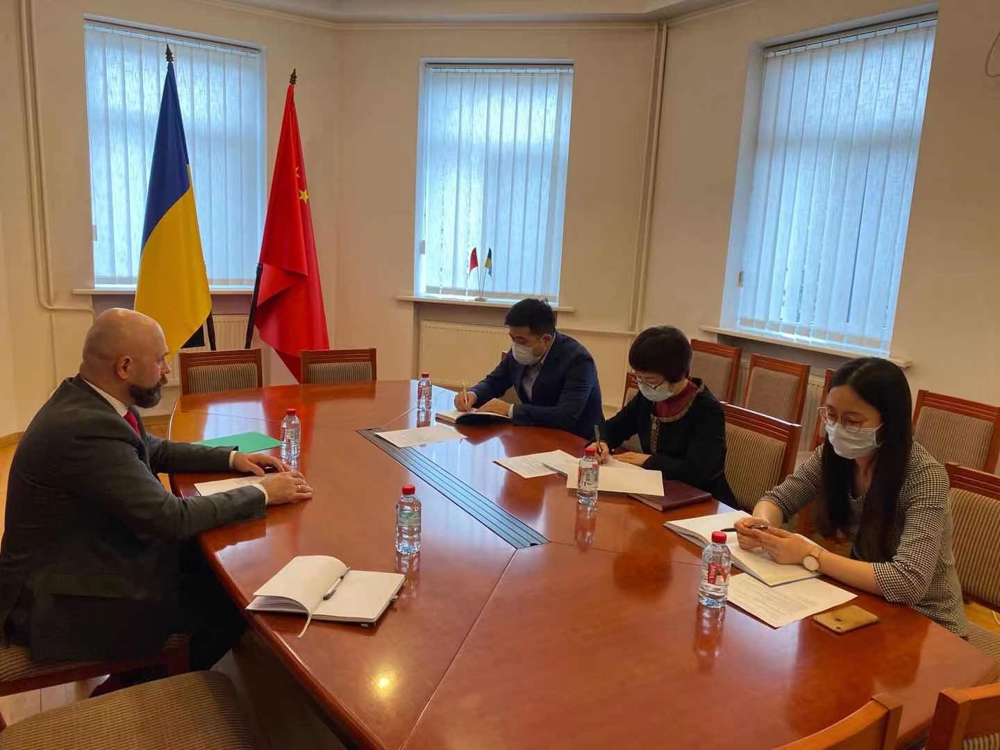 Україна і Китай ведуть роботу щодо реалізації рішень Міжурядової комісії