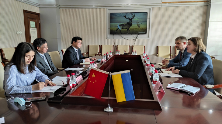 Зустріч українських дипломатів із посадовцями Міністерства науки та технологій КНР