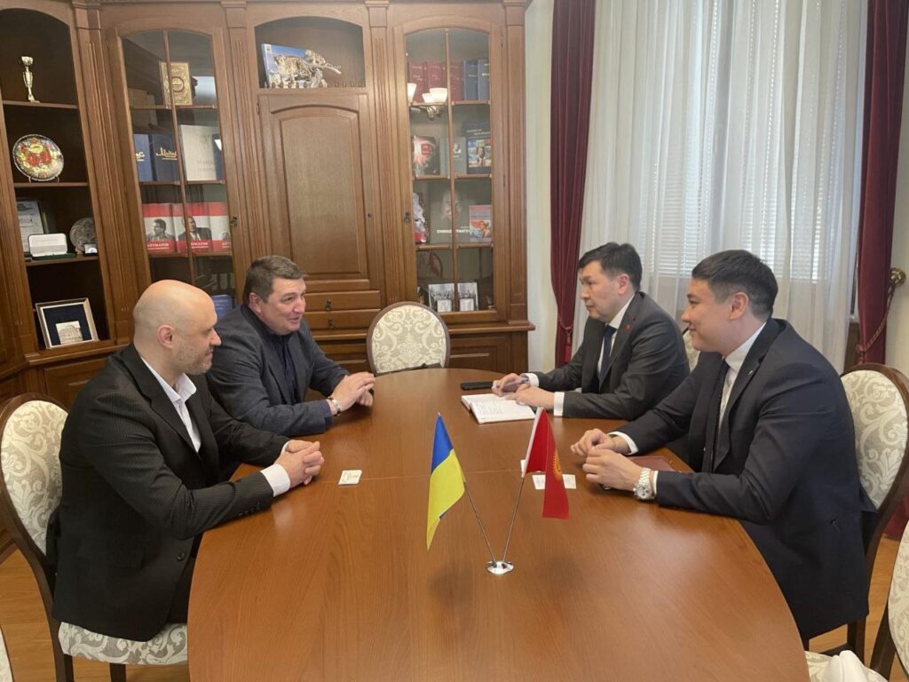 Зустріч АУКС з дипломатами Киргизької Республіки
