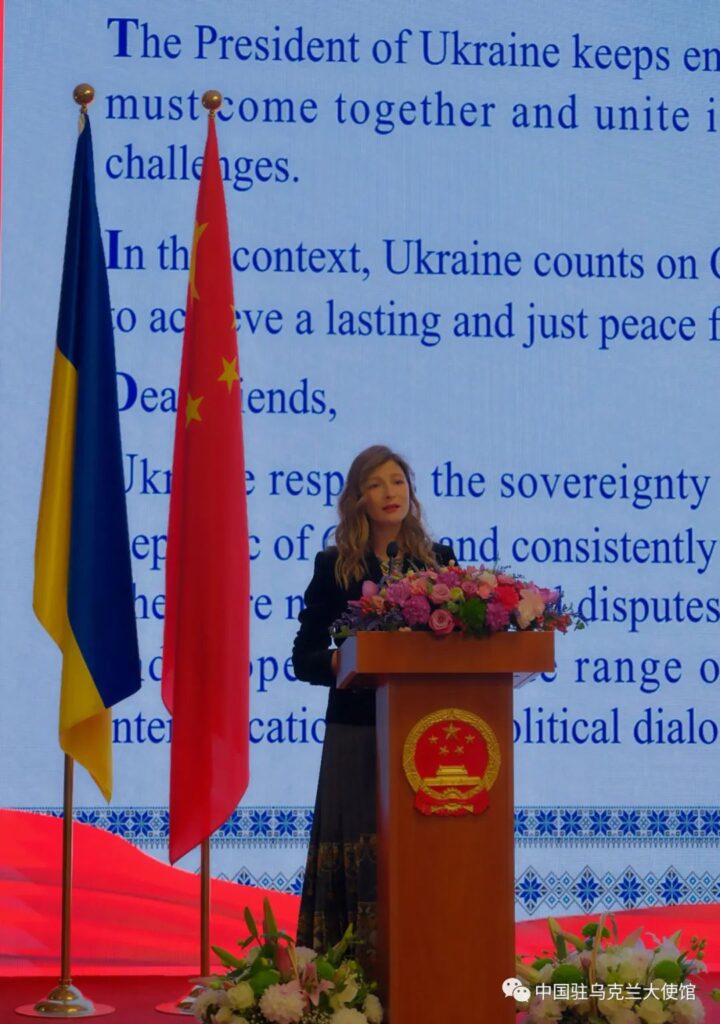 Посольство КНР в Україні влаштувало урочистий прийом з нагоди 74-ї річниці утворення Китайської Народної Республіки