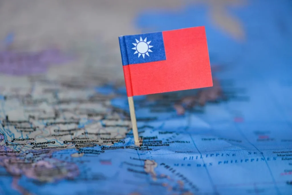 Китай відкрито пригрозив Тайваню війною через бажання здобути незалежність