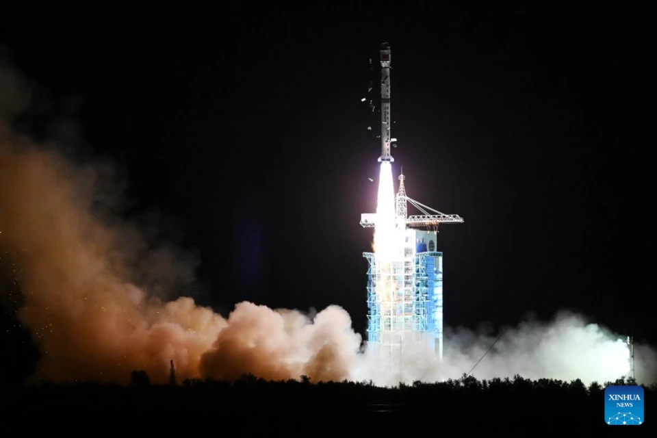 КНР запустила космічну ракету з платформи у Південнокитайському морі