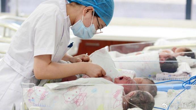 Китай покращує лікування матерів і новонароджених