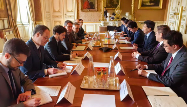 Посланець Китаю обговорив «кризу в Україні» з представниками МЗС Франції