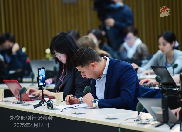 ПРЕС-КОНФЕРЕНЦІЯ 14 КВІТНЯ 2025 Р. ОФІЦІЙНОГО ПРЕДСТАВНИКА МЗС КНР ЛІНЬ ЦЗЯНЯ