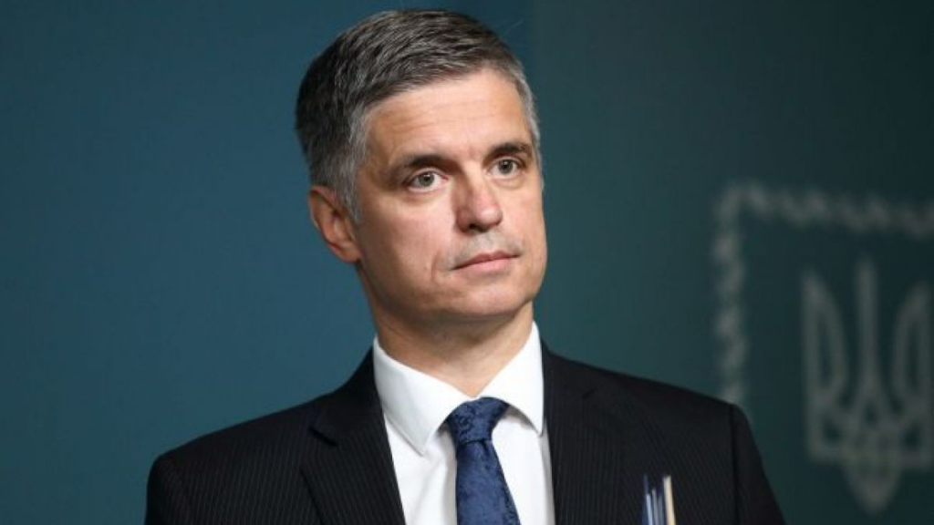 ІНТЕРВ'Ю З ВАДИМОМ ПРИСТАЙКО, НАДЗВИЧАЙНИМ І ПОВНОВАЖНИМ ПОСЛОМ УКРАЇНИ